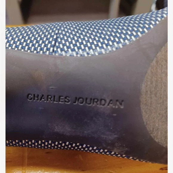 Charles Jourdan Textured Blue & Cream Kitten Heels Size 7.5 - Picture 10 of 10